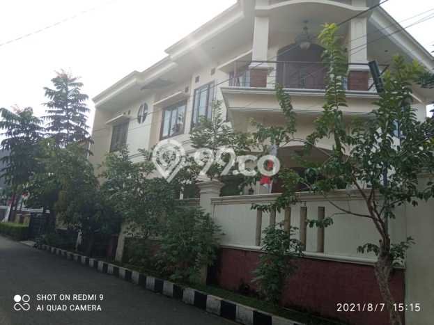 Ready to Use! Premium House LT 220m2 Desain Modern di Buaran Ready to Use! Premium House LT 220m2 Desain Modern di Buaran