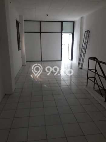 Ruko Dijual di Jakarta Timur LT 60m2 & LB 240m2 Lokasi Terbaik! Ruko Dijual di Jakarta Timur LT 60m2 & LB 240m2 Lokasi Terbaik!