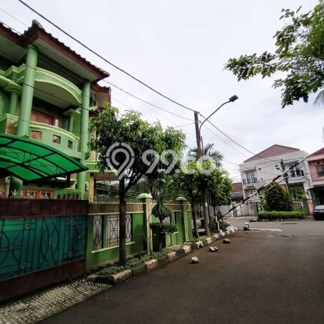 Rumah Elit LB 400m2 Siap Huni Desain Elegan di Pondok Kelapa, Jakarta Timur Rumah Elit LB 400m2 Siap Huni Desain Elegan di Pondok Kelapa, Jakarta Timur
