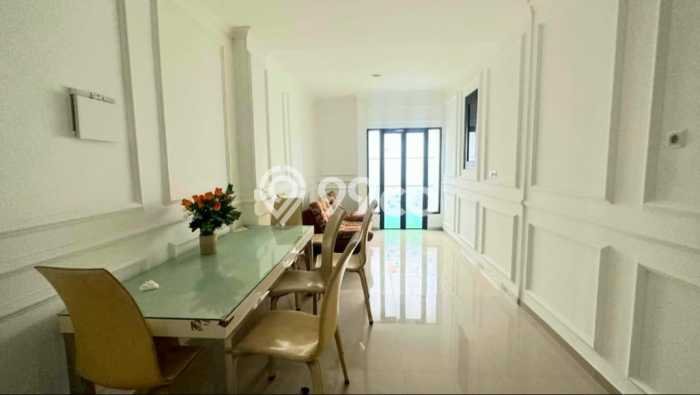 For Sale Rumah Mewah Exclusive di Duren Sawit, Jakarta Timur For Sale Rumah Mewah Exclusive di Duren Sawit, Jakarta Timur