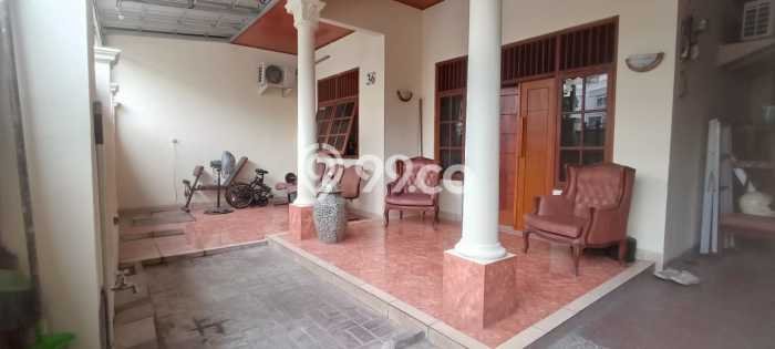 For Sale! Luxury House LT 155m2 Desain Elegan di Rawamangun For Sale! Luxury House LT 155m2 Desain Elegan di Rawamangun