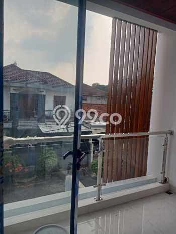 Hunian Mewah Siap Huni LT 150m2 di Duren Sawit, Jakarta Timur Hunian Mewah Siap Huni LT 150m2 di Duren Sawit, Jakarta Timur