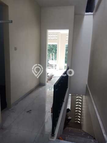 Jual Rumah Minimalis Bagus Punya 4 KT di Duren Sawit Jakarta Timur SHM Jual Rumah Minimalis Bagus Punya 4 KT di Duren Sawit Jakarta Timur SHM