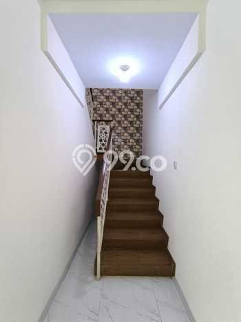 Rumah Disewakan 2 Lantai Semi Furnished di Rawamangun, Jakarta Timur Rumah Disewakan 2 Lantai Semi Furnished di Rawamangun, Jakarta Timur