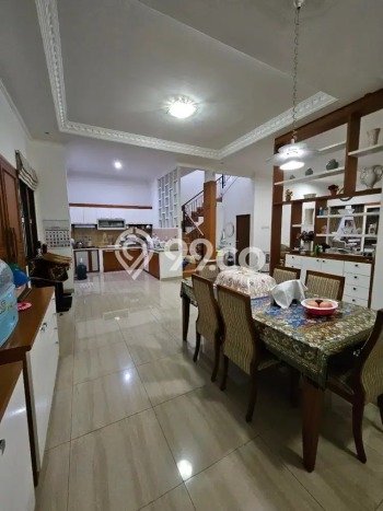 Siap Huni Hunian Elit 7 Kamar di Duren Sawit Dekat ke Mana Saja Siap Huni Hunian Elit 7 Kamar di Duren Sawit Dekat ke Mana Saja