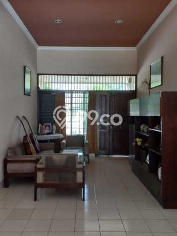 Hunian Mewah LB 238m2 Siap Huni Desain Elegan di Pondok Kelapa, Jakarta Timur Hunian Mewah LB 238m2 Siap Huni Desain Elegan di Pondok Kelapa, Jakarta Timur