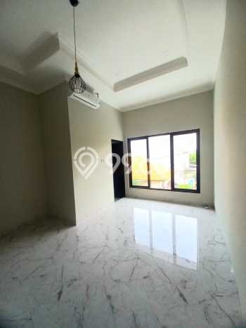 Rumah Luxury Modern Tanpa Renovasi di Pondok Kelapa Jakarta Timur Rumah Luxury Modern Tanpa Renovasi di Pondok Kelapa Jakarta Timur