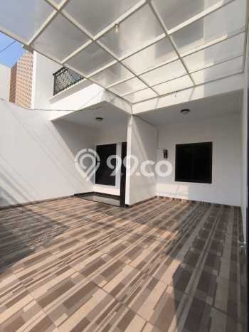 Rumah Disewakan 2 Lantai Semi Furnished di Rawamangun, Jakarta Timur Rumah Disewakan 2 Lantai Semi Furnished di Rawamangun, Jakarta Timur