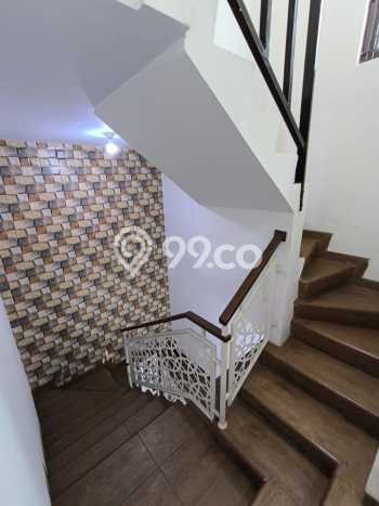 Rumah Disewakan 2 Lantai Semi Furnished di Rawamangun, Jakarta Timur Rumah Disewakan 2 Lantai Semi Furnished di Rawamangun, Jakarta Timur