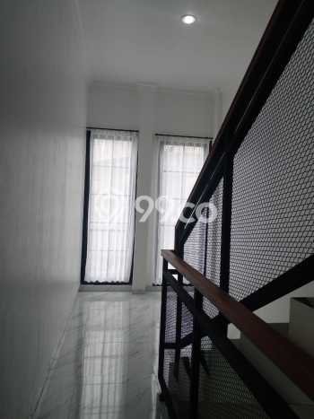 Jual Rumah Minimalis Bagus Punya 3 KT di Cinere Depok SHM Jual Rumah Minimalis Bagus Punya 3 KT di Cinere Depok SHM