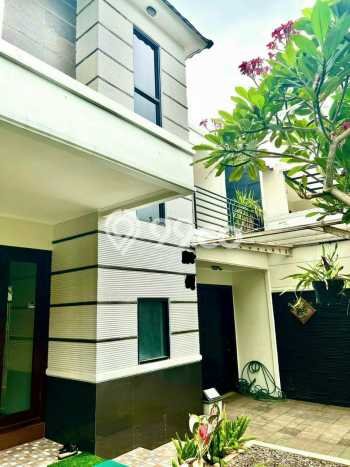 Hunian Mewah LB 250m2 Siap Huni Desain Elegan di Pondok Kelapa, Jakarta Timur Hunian Mewah LB 250m2 Siap Huni Desain Elegan di Pondok Kelapa, Jakarta Timur