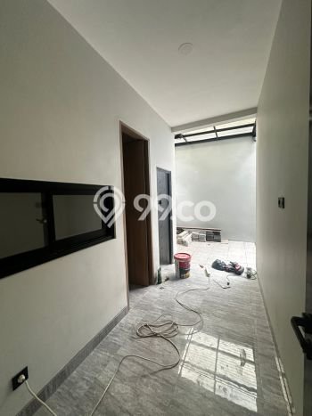 For Sale! Luxury House LT 192m2 Desain Modern di Pondok Kelapa For Sale! Luxury House LT 192m2 Desain Modern di Pondok Kelapa