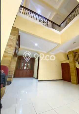 Rumah Strategis Minimalis Lb 212m2 di Duren Sawit, Jakarta Timur Rumah Strategis Minimalis Lb 212m2 di Duren Sawit, Jakarta Timur