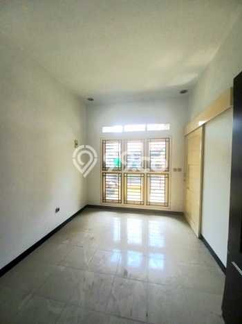 Dijual Cepat Rumah Favorit Siap Huni LB 150m2 di Duren Sawit, Jakarta Timur Dijual Cepat Rumah Favorit Siap Huni LB 150m2 di Duren Sawit, Jakarta Timur
