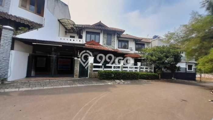 Rumah Mewah Dijual LT 225m2 di Cinere, Depok Rumah Mewah Dijual LT 225m2 di Cinere, Depok