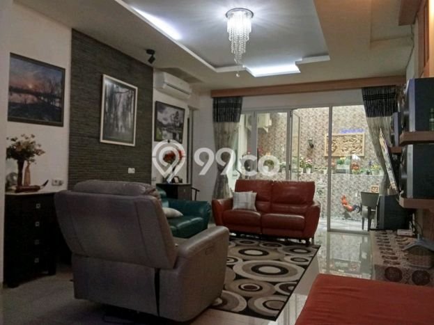 Rumah Elit Modern Tanpa Renovasi di Pondok Labu Jakarta Selatan Rumah Elit Modern Tanpa Renovasi di Pondok Labu Jakarta Selatan