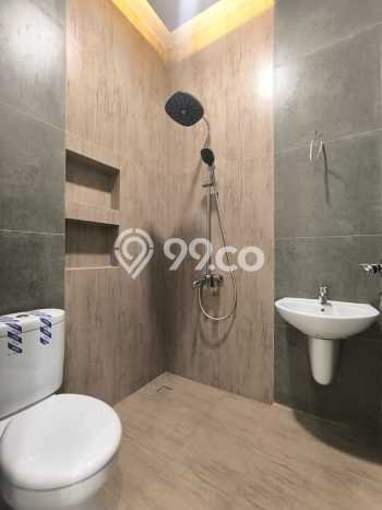Rumah Luxury Modern Tanpa Renovasi di Rawamangun Jakarta Timur Rumah Luxury Modern Tanpa Renovasi di Rawamangun Jakarta Timur