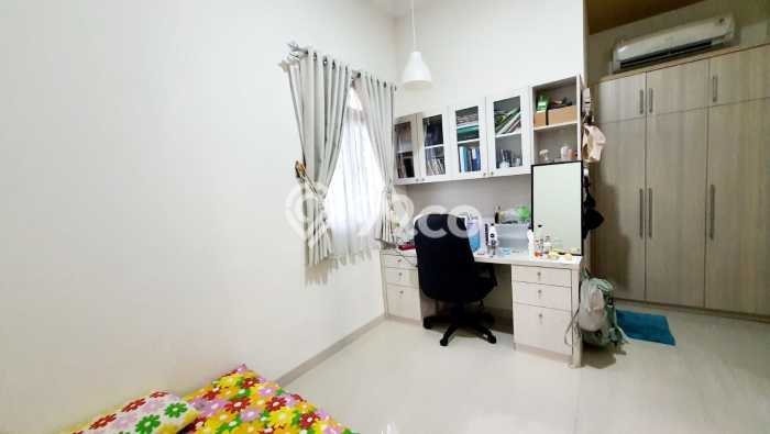 Jual Rumah Favorit Siap Huni LB 180m2 di Ciracas, Jakarta Timur Jual Rumah Favorit Siap Huni LB 180m2 di Ciracas, Jakarta Timur