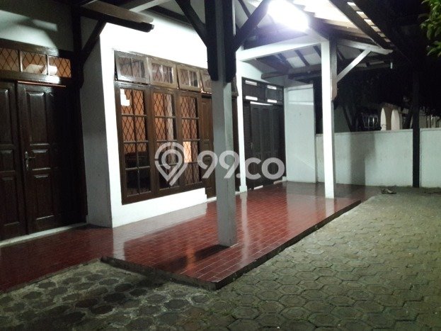 Jual Rumah Mewah Elegan Dengan View Cantik di Jatiwaringin, Jakarta Timur Jual Rumah Mewah Elegan Dengan View Cantik di Jatiwaringin, Jakarta Timur