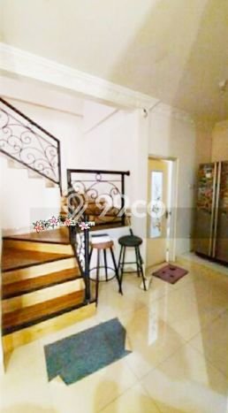 Hunian Mewah LB 228m2 Siap Pakai Desain Elegan di Buaran, Jakarta Timur Hunian Mewah LB 228m2 Siap Pakai Desain Elegan di Buaran, Jakarta Timur