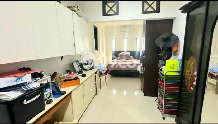Dijual Rumah Mewah Megah Dengan View Eksklusif di Buaran, Jakarta Timur Dijual Rumah Mewah Megah Dengan View Eksklusif di Buaran, Jakarta Timur