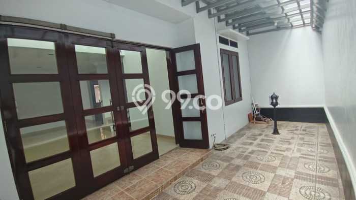 Jual Rumah Luas Elegan Dengan View Eksklusif di Cipinang, Jakarta Timur Jual Rumah Luas Elegan Dengan View Eksklusif di Cipinang, Jakarta Timur