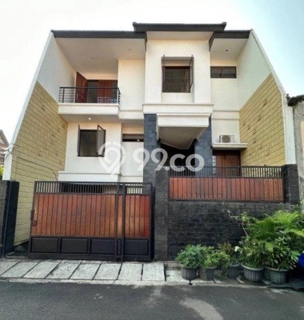 Jual Rumah Luas Megah Dengan View Cantik di Rawamangun, Jakarta Timur Jual Rumah Luas Megah Dengan View Cantik di Rawamangun, Jakarta Timur