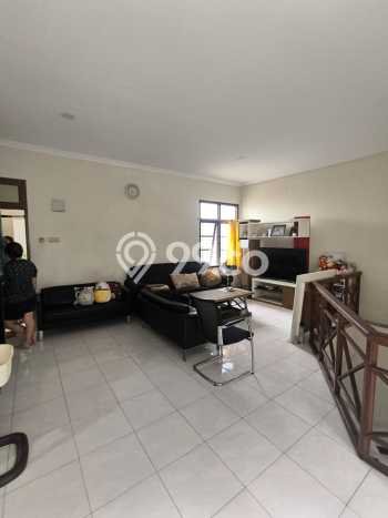 Dijual Rumah Mewah Megah Dengan View Eksklusif di Rawamangun, Jakarta Timur Dijual Rumah Mewah Megah Dengan View Eksklusif di Rawamangun, Jakarta Timur