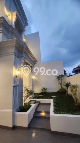 Ready to Use! Luxury House LT 200m2 Desain Elegan di Joglo Ready to Use! Luxury House LT 200m2 Desain Elegan di Joglo