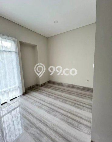 Ready to Use! Luxury House LT 180m2 Desain Modern di Pondok Kelapa Ready to Use! Luxury House LT 180m2 Desain Modern di Pondok Kelapa