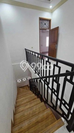 Rumah Elit Modern Tanpa Renovasi di Pondok Kelapa Jakarta Timur Rumah Elit Modern Tanpa Renovasi di Pondok Kelapa Jakarta Timur