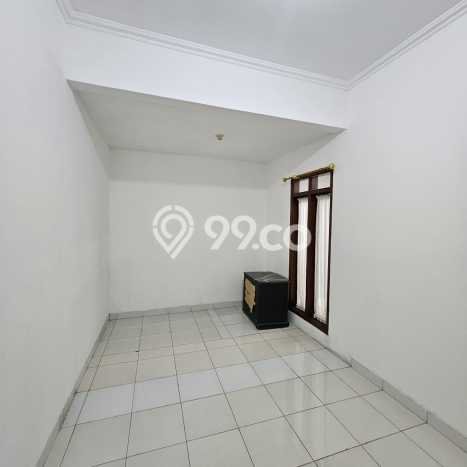 Rumah Luas Asri 4 KT Siap Huni di Pondok Kelapa Jakarta Timur Rumah Luas Asri 4 KT Siap Huni di Pondok Kelapa Jakarta Timur
