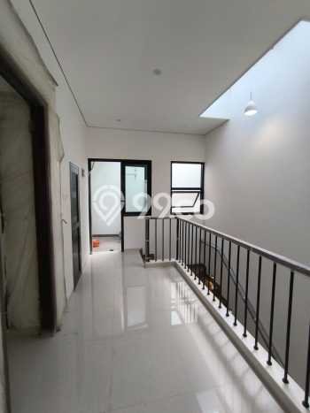 Rumah Elit Modern Siap Huni di Rawamangun Jakarta Timur Rumah Elit Modern Siap Huni di Rawamangun Jakarta Timur