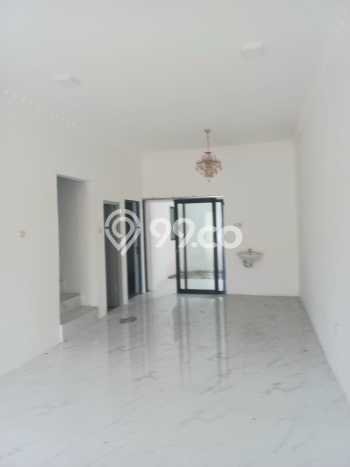 Jual Rumah Favorit Siap Huni LB 200m2 di Cakung, Jakarta Timur Jual Rumah Favorit Siap Huni LB 200m2 di Cakung, Jakarta Timur