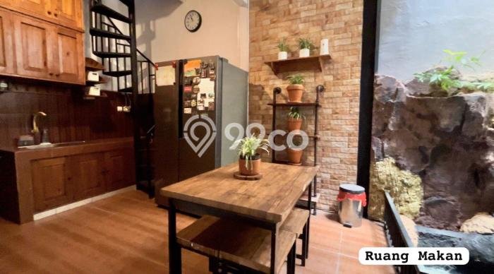 Jual Rumah Strategis Bagus Punya 4 KT di Cinere Depok SHM Jual Rumah Strategis Bagus Punya 4 KT di Cinere Depok SHM