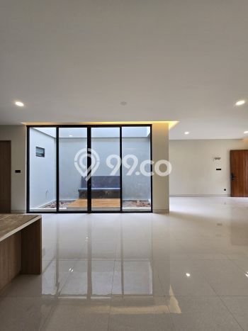 Rumah Mewah Siap Huni LT 192m2 di Duren Sawit, Jakarta Timur Rumah Mewah Siap Huni LT 192m2 di Duren Sawit, Jakarta Timur
