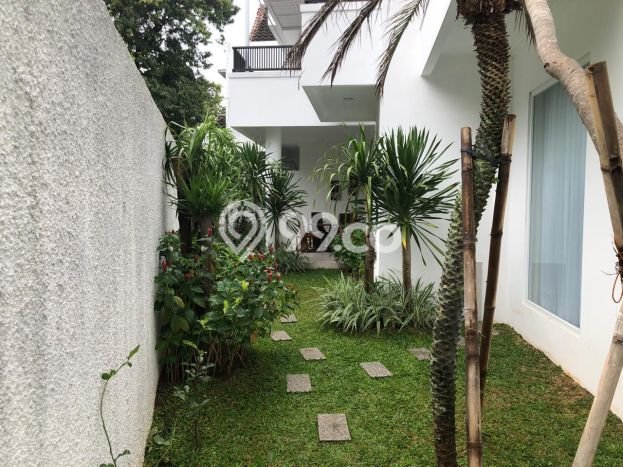 For Sale! Premium House LT 266m2 Desain Elegan di Lebak Bulus For Sale! Premium House LT 266m2 Desain Elegan di Lebak Bulus