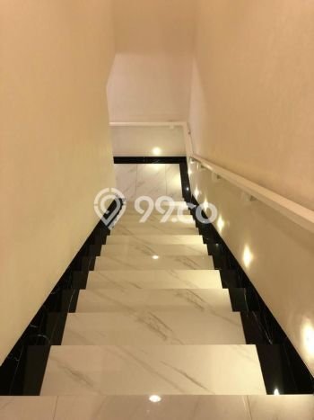 For Sale! Premium House LT 266m2 Desain Elegan di Lebak Bulus For Sale! Premium House LT 266m2 Desain Elegan di Lebak Bulus