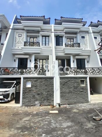 Jual Rumah Mewah Megah Dengan View Cantik di Kebagusan, Jakarta Selatan Jual Rumah Mewah Megah Dengan View Cantik di Kebagusan, Jakarta Selatan