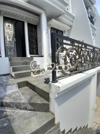 Jual Rumah Mewah Megah Dengan View Cantik di Kebagusan, Jakarta Selatan Jual Rumah Mewah Megah Dengan View Cantik di Kebagusan, Jakarta Selatan