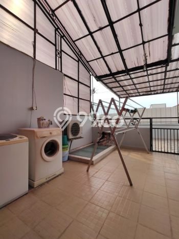 Dijual Rumah Mewah Megah Dengan View Eksklusif di Klender, Jakarta Timur Dijual Rumah Mewah Megah Dengan View Eksklusif di Klender, Jakarta Timur