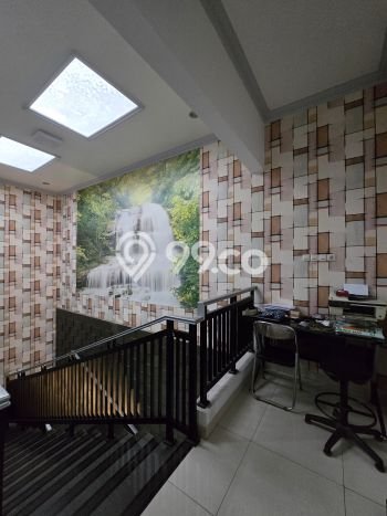 Hunian Mewah LB 409m2 Siap Pakai Desain Elegan di Pondok Kelapa, Jakarta Timur Hunian Mewah LB 409m2 Siap Pakai Desain Elegan di Pondok Kelapa, Jakarta Timur