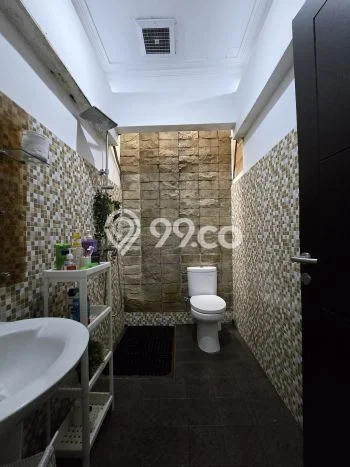 Rumah Elit Modern Tanpa Renovasi di Rawamangun Jakarta Timur Rumah Elit Modern Tanpa Renovasi di Rawamangun Jakarta Timur