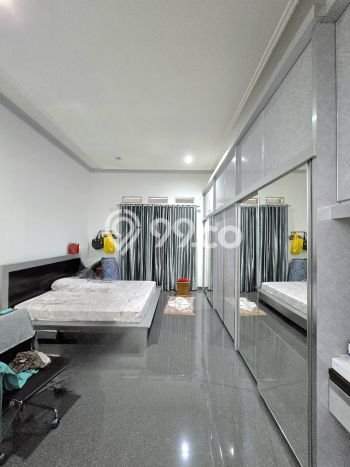 Hunian Mewah LB 409m2 Siap Pakai Desain Elegan di Pondok Kelapa, Jakarta Timur Hunian Mewah LB 409m2 Siap Pakai Desain Elegan di Pondok Kelapa, Jakarta Timur