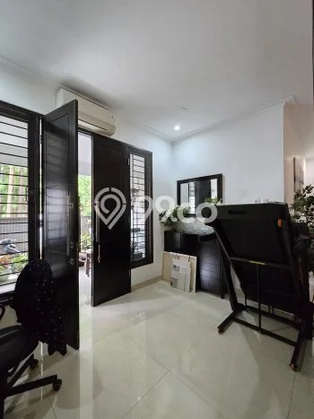Rumah Elit Modern Tanpa Renovasi di Rawamangun Jakarta Timur Rumah Elit Modern Tanpa Renovasi di Rawamangun Jakarta Timur