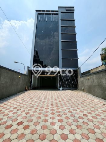 Ruko Dijual di Jakarta Timur LT 279m2 & LB 726m2 Lokasi Terbaik! Ruko Dijual di Jakarta Timur LT 279m2 & LB 726m2 Lokasi Terbaik!