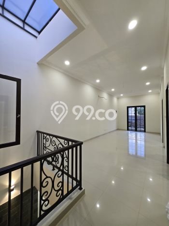 Hot Offer Hunian Mewah Ideal dan Luas di Duren Sawit, Jakarta Timur Hot Offer Hunian Mewah Ideal dan Luas di Duren Sawit, Jakarta Timur