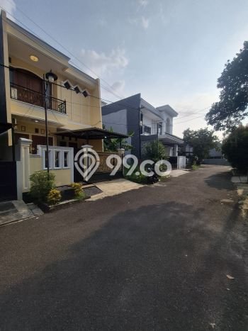 Rumah Modern 3 KT di Pondok Kelapa Jakarta Timur Semi Furnished Rumah Modern 3 KT di Pondok Kelapa Jakarta Timur Semi Furnished