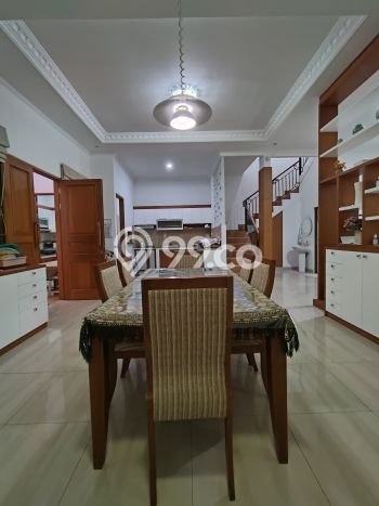Dijual Rumah Mewah Megah Dengan View Eksklusif di Klender, Jakarta Timur Dijual Rumah Mewah Megah Dengan View Eksklusif di Klender, Jakarta Timur
