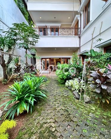Dijual Hunian Mewah dengan Fasilitas Sekitar Komplit di Menteng, Jakarta Pusat Dijual Hunian Mewah dengan Fasilitas Sekitar Komplit di Menteng, Jakarta Pusat